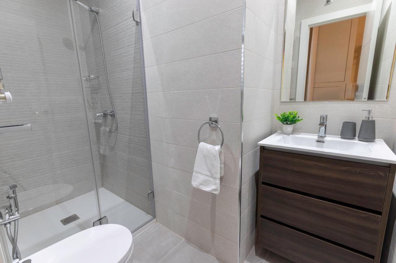 Apartamento Recien Reformado Junto A Metro San Mames Bilbao Exterior foto